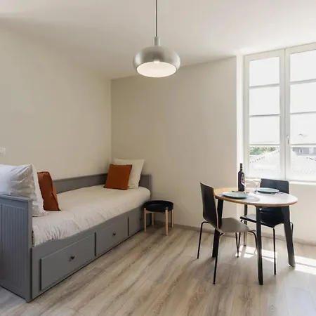 Syrah Apartment *